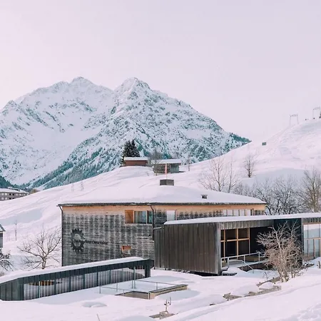 Szálloda Naturhotel Chesa Valisa 4*