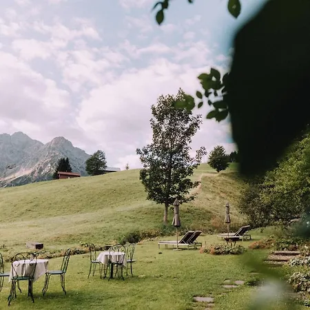 Szálloda Naturhotel Chesa Valisa 4*