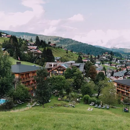 Hotel Naturhotel Chesa Valisa 4*