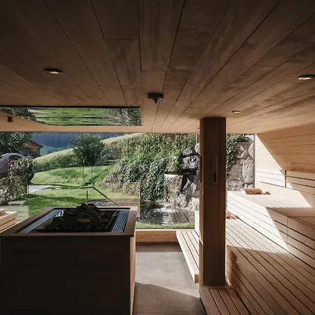 Naturhotel Chesa Valisa Szálloda